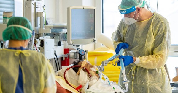 La Nación / Alemania: médicos intensivistas reclaman restricciones severas