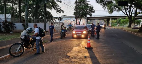 Foz extiende restricciones y el fin de semana expulsaron a 50 paraguayos - ABC en el Este - ABC Color