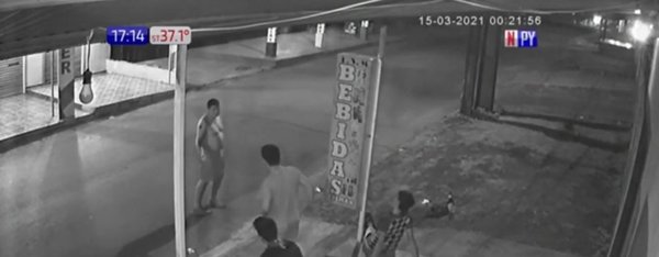 CDE: Disputa callejera termina con 2 acuchillados | Noticias Paraguay