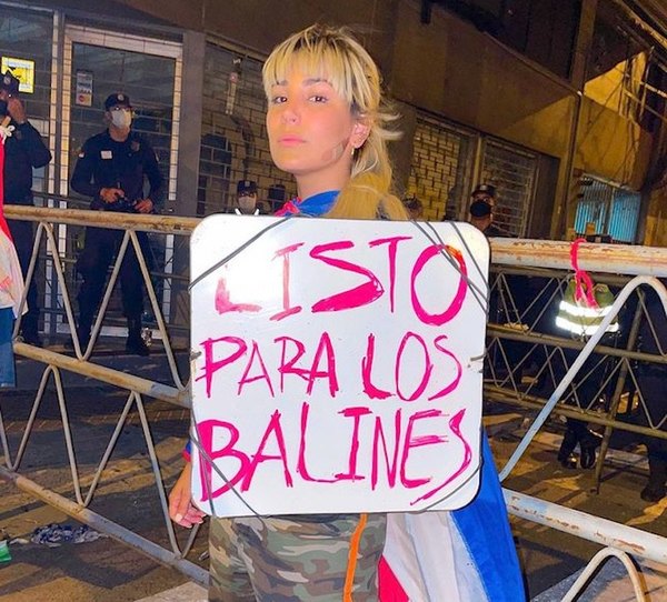 Crónica / EX- MISS, EN LÍOS. “El tapabocas hace daño”