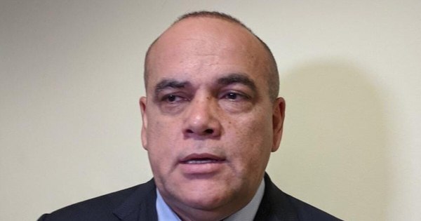 La Nación / Juicio político es un “cháke” para negociar, afirma “Bachi”