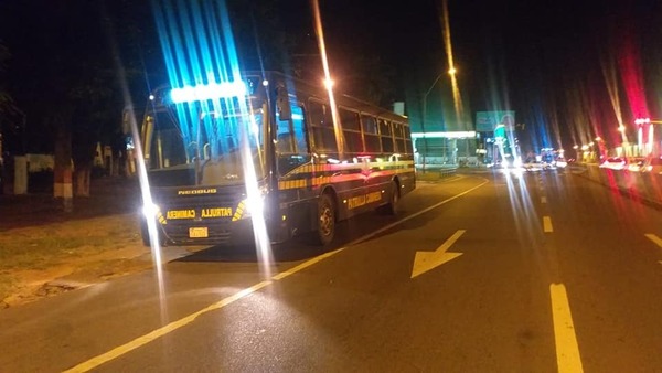 Caminera pone a disposición sus buses ante la regulada en el transporte público