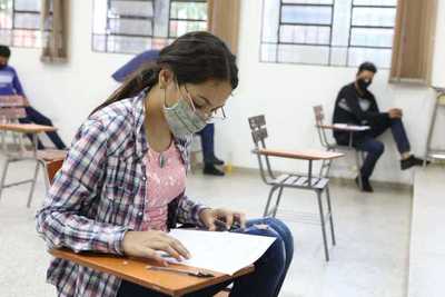 En el primer día de inscripción, 1.225 jóvenes postularon a las becas universitarias Itaipu-Becal | .::Agencia IP::.