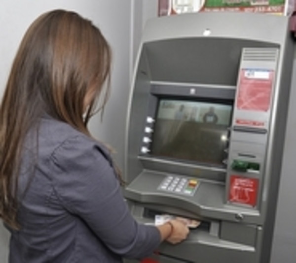 Seguridad reforzada en cajeros y bancos - Paraguay.com