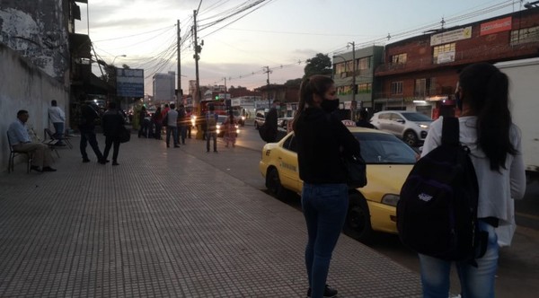 Reguladas perjudicaron a trabajadores: “Mi patrón me dijo que es ya mi problema que tenemos que cumplir la hora”