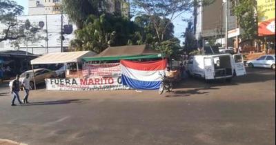 CDE: manifestantes cierran ruta PY 02 y siguen reclamando