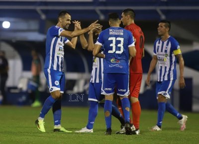 ¿Problemas económicos en el '12' a horas de su debut en Copa?