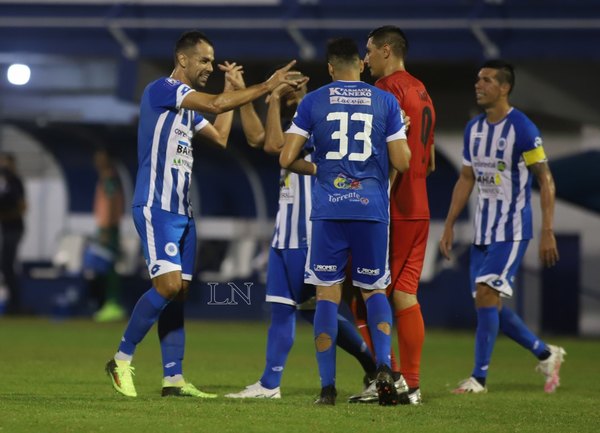 ¿Problemas económicos en el '12' a horas de su debut en Copa?