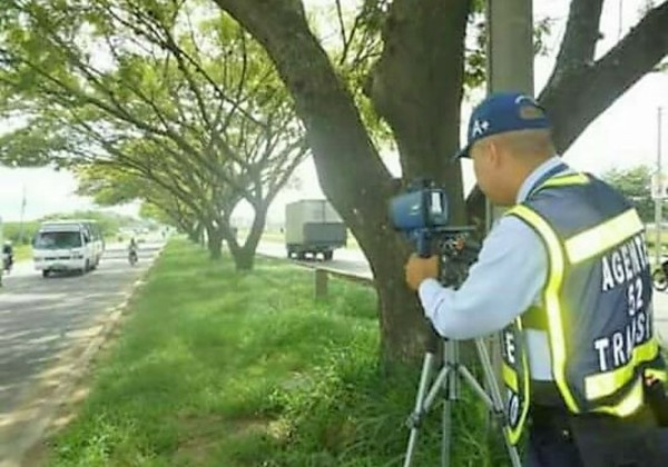 "Zorros" se esconden arteramente para pillar faltas y generar coimas jugosas e inmediatas - La Mira Digital