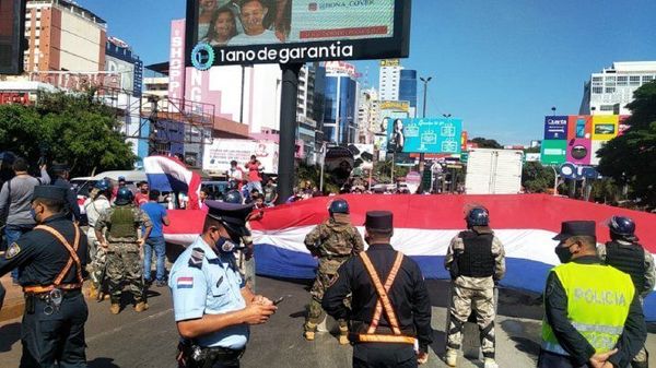 CDE: Ciudadanos autonconvocados se manifiestan y cierran Puente de la Amistad