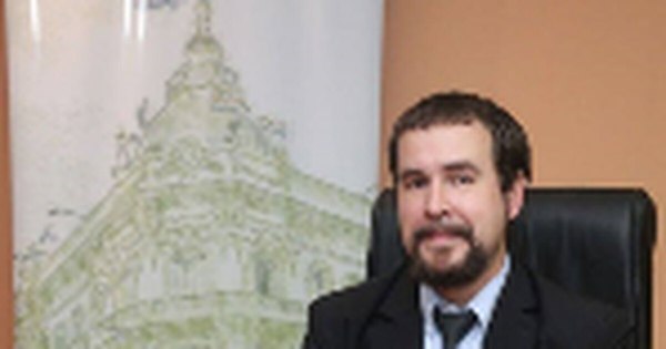 La Nación / Abdo nombra a magíster en finanzas como viceministro de Economía