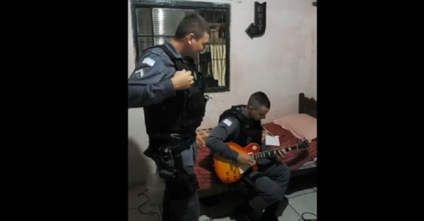 Arresto de narcotraficante terminó con dos policías tocando canciones de Metallica e Iron Maiden - C9N