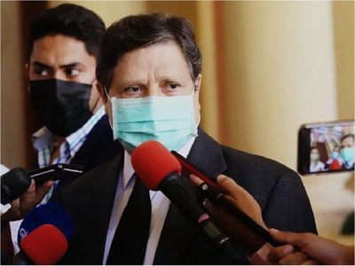 Covid-19: Gobierno busca de dónde comprar vacunas y se lanza contra el Covax