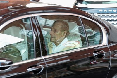 El duque Felipe de Edimburgo salió del hospital tras un mes de internación | Ñanduti
