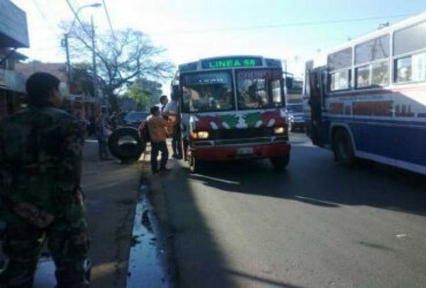 Reguladas en el transporte público e intolerancia de patrones suman una afrenta más a un pueblo ya muy humillado
