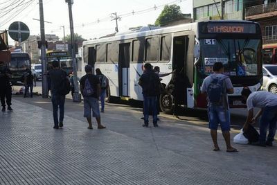 Sancionan a más líneas de transporte por violar el límite de pasajeros en sus unidades - Megacadena — Últimas Noticias de Paraguay
