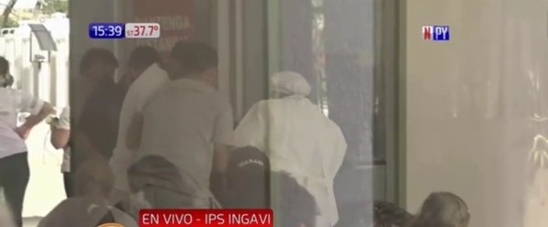 Desesperante situación en Ingavi: Una mujer se desmaya mientras esperaba ser internada | Noticias Paraguay