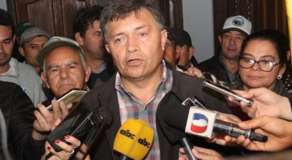Campesinos se suman a la movilización contra el Gobierno en Asunción