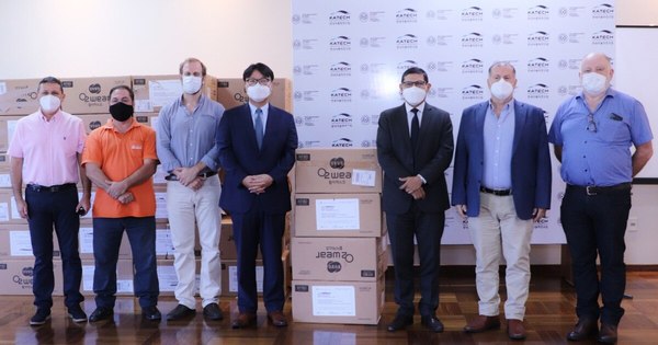 La Nación / El Instituto de Tecnología Automotriz de Corea donó lotes de tapabocas al MIC