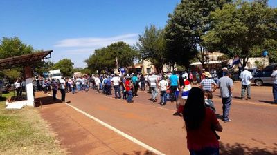 Campesinos cerraron rutas en varios puntos del país exigiendo el juicio político - ADN Digital