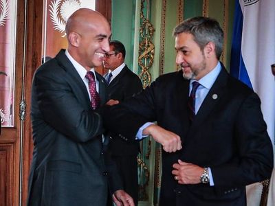 Gobierno transfirió erróneamente USD 9.650.615 para adquirir vacunas