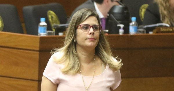 La Nación / Kattya González dejó sin trabajo a 600 familias y expone al Estado a una demanda