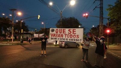 San Lorenzo se manifiesta pidiendo la renuncia de Mario Abdo Benítez - Nacionales - ABC Color