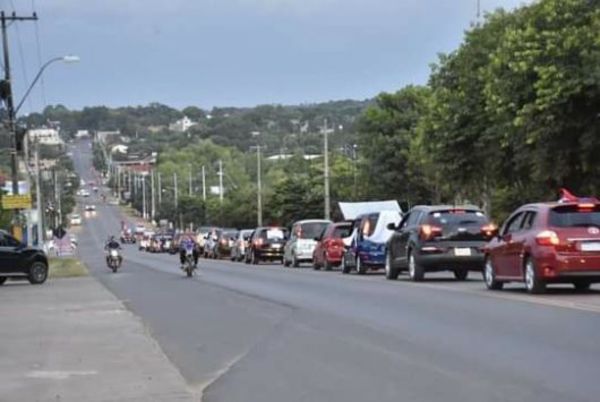 En Misiones hicieron larga caravana contra aumentazos - Nacionales - ABC Color
