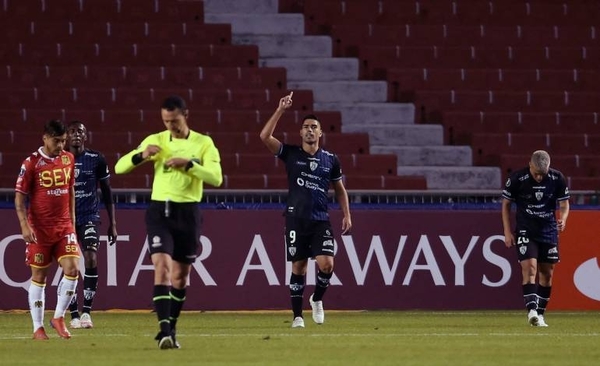 Diario HOY | Triplete de Brian Montenegro en Copa Libertadores