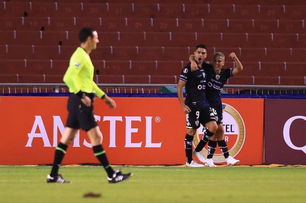 La mágica noche de Montenegro: hat-trick y una asistencia de pecho - Fútbol - ABC Color