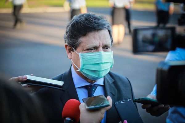 Acevedo pidió vacunas y hasta medicamentos a Brasil, según la prensa - Nacionales - ABC Color