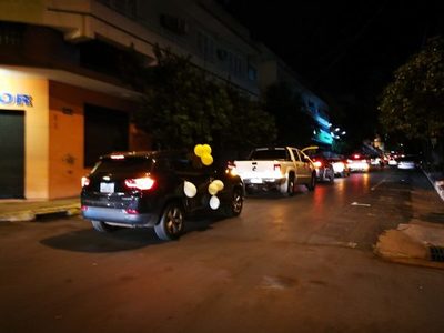 Realizan caravana en rechazo a suspensión de clases presenciales | OnLivePy