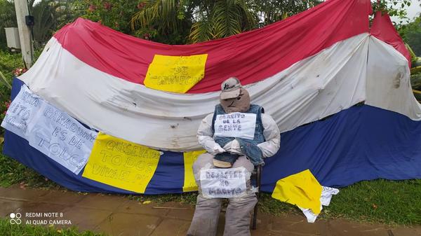 Realizan manifestación en la Rotonda del Cruce Internacional de Coronel Oviedo – Prensa 5