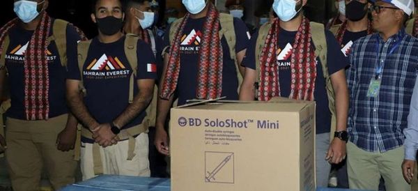 Nepal investiga a un príncipe de Baréin que llegó al país con 2.000 dosis de vacunas