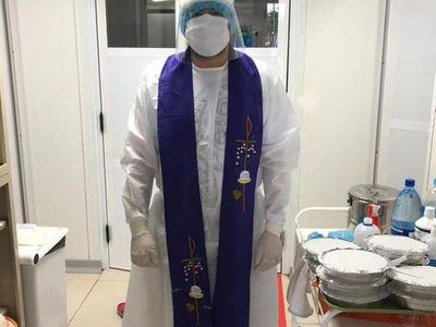 Pa'i visita y da esperanzas a abuelitos  internados por COVID-19