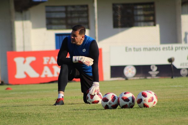 Mauro Cardozo conquista otro objetivo luego de 19 años con el 12 de Octubre