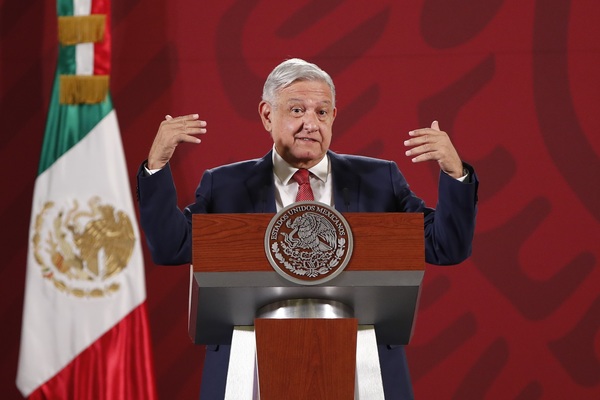 Presidente de México amaga con retirar concesiones a mineras canadienses - MarketData