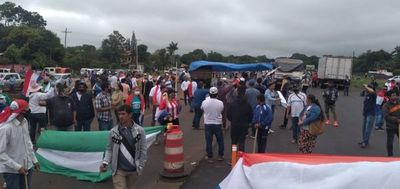 Varios cierres de ruta en Caaguazú en repudio al Presidente y vicepresidente - Nacionales - ABC Color