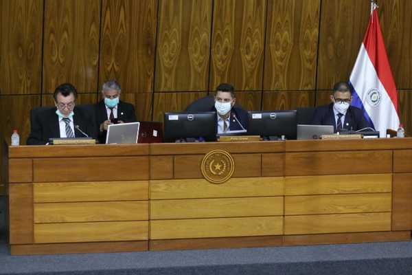 Cámara de Diputados trata juicio político a Abdo y Velázquez