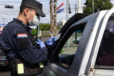 El covid también golpea a policías: nueve uniformados fallecidos y ahora cayó enfermo un comisairo