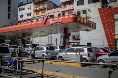 Industriales venezolanos buscan importar diésel desde Colombia por escasez - MarketData