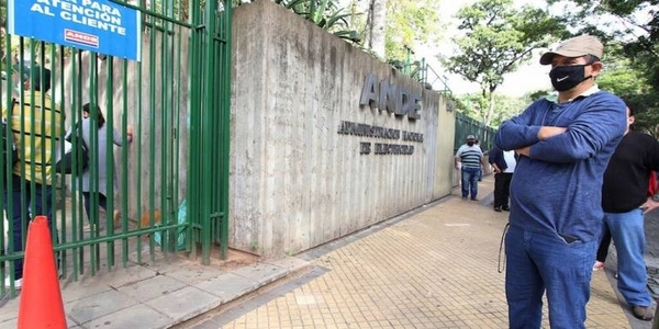 Diario HOY | ANDE y Essap reducen horarios de atención al público para acatar decreto del Ejecutivo