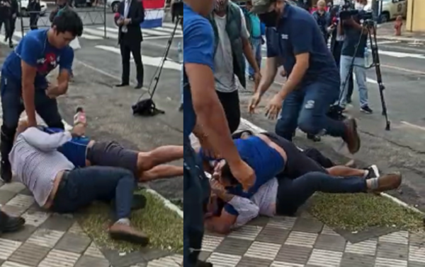 Crónica / (VIDEO) Manifestante agredió a un periodista