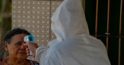 La Nación / Brasil es “una advertencia” de que el COVID-19 “requiere atención continua”, advierten desde la OPS