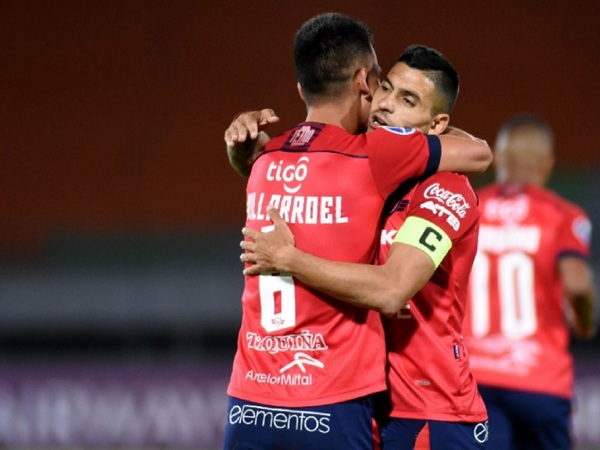 Wilstermann toma vuelo en el choque de ida