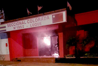 Incendian una Seccional Colorada en Luque 