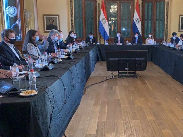 Restricción será desde las 20:00, pero bares abrirán hasta las 24:00