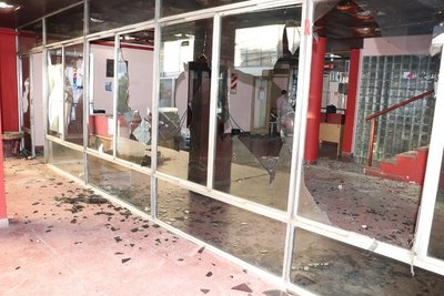 Casi 30 detenidos por actos de vandalismo