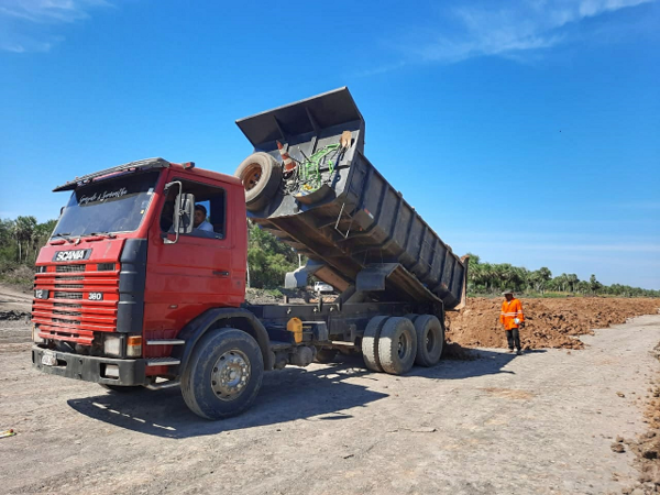 Pavimentación del tramo Alberdi-Pilar emplea a unas 200 personas | .::Agencia IP::.