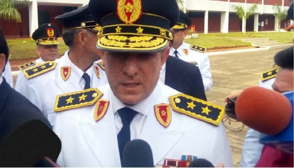 Comandante de la Policía Nacional renuncia a su cargo - Noticiero Paraguay